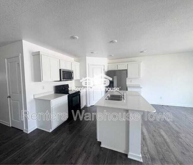 Building Photo - 4195 Cheyenne Ct