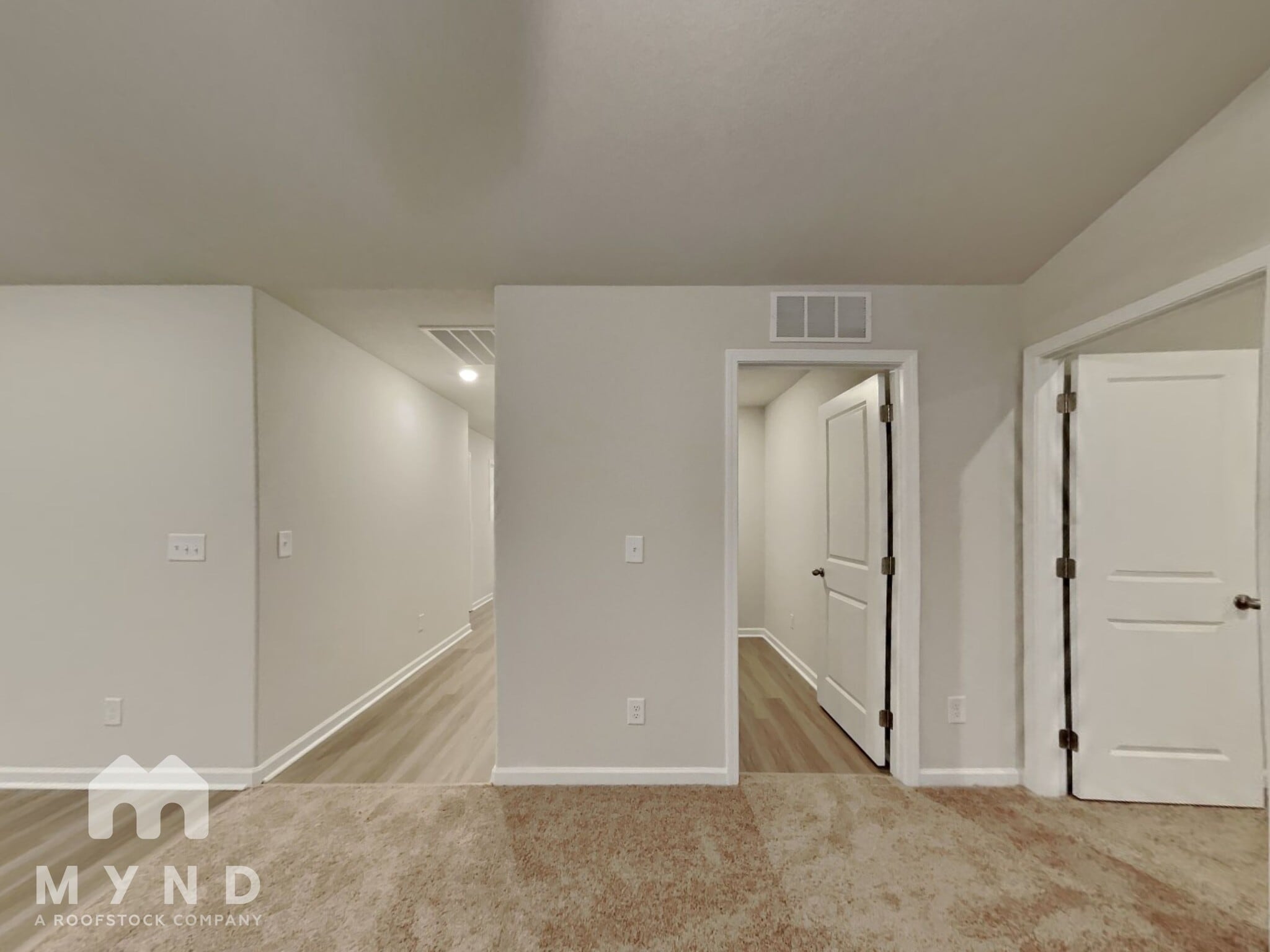 Building Photo - 283 New Villas St