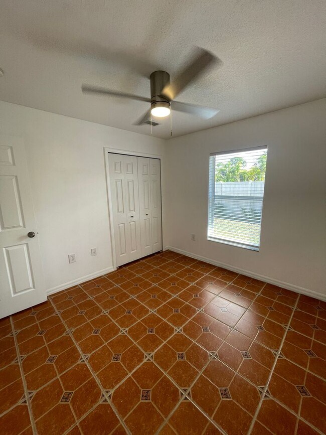 Building Photo - 3BR/2BA Home + 2-Car Garage – $500 Move-In...