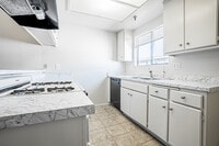 Building Photo - Courtyard Apartments
