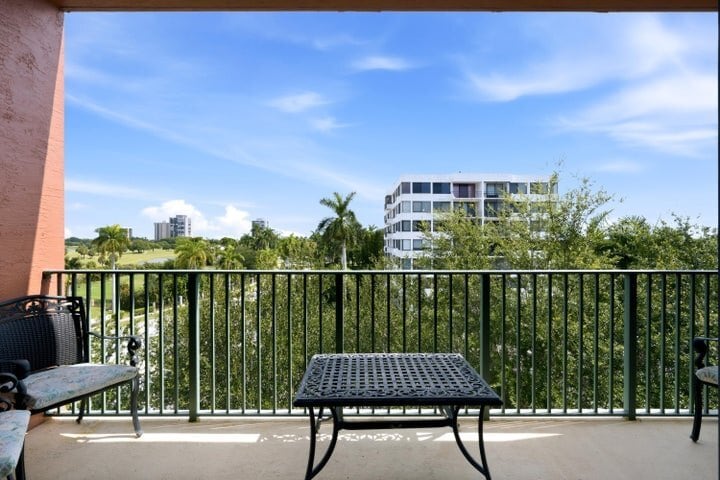 Building Photo - 1640 Presidential Way