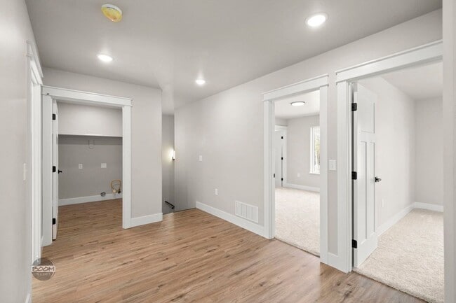 Building Photo - NEW CONSTRUCTION HOME WITH A 4 CAR GARAGE!!