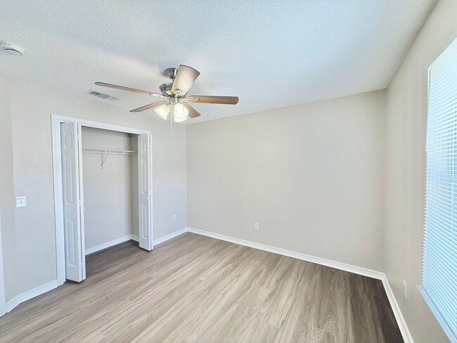 Building Photo - Charming 3-Bedroom Home - Spacious Backyard