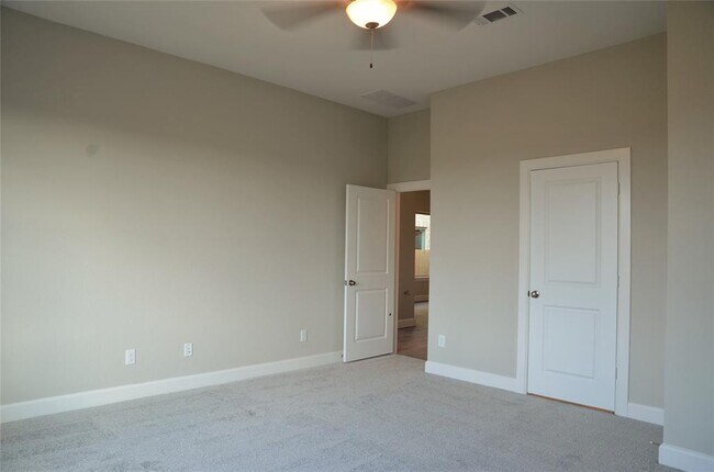 Building Photo - 23834 Pullin Market Dr
