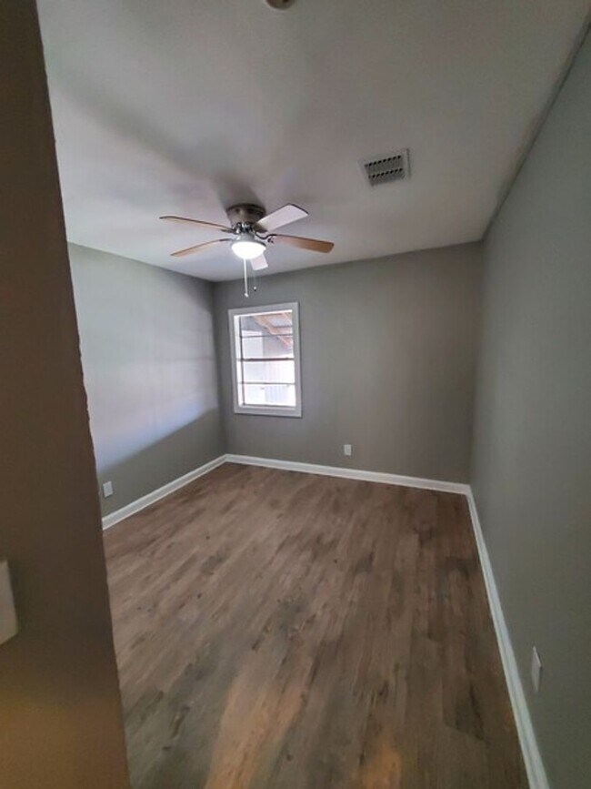 Building Photo - Schertz 3 bedroom 2 bath