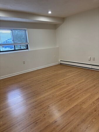 Building Photo - 146 Willow St