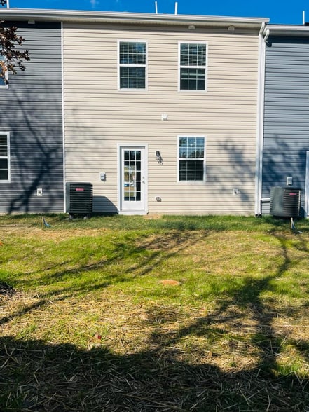 Building Photo - 425 Tevis St