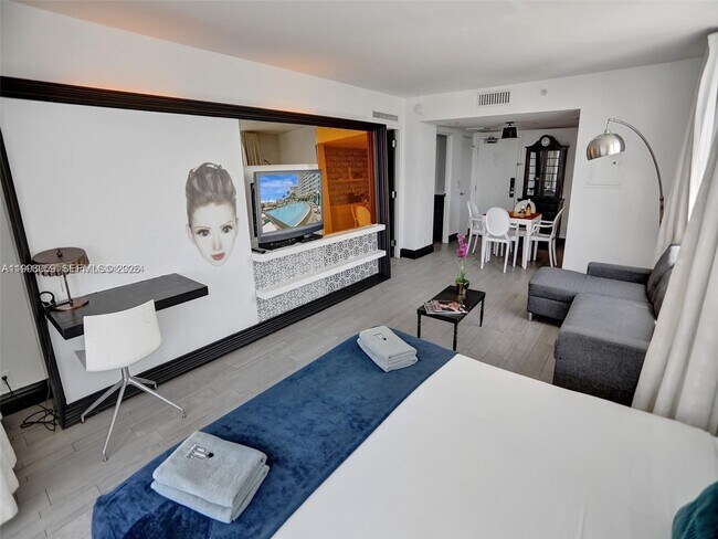 Building Photo - 1100 West Ave