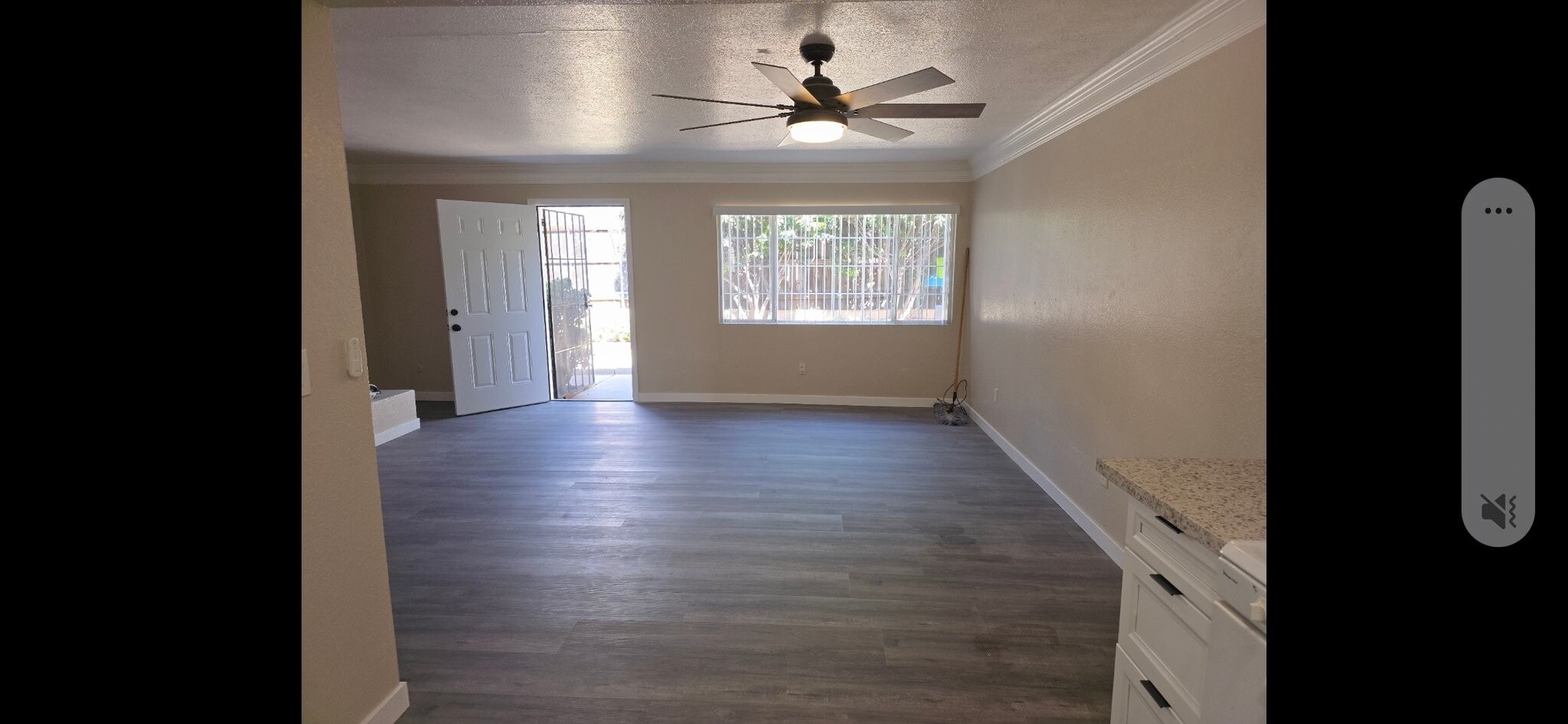 Building Photo - 5917 Streamview Dr