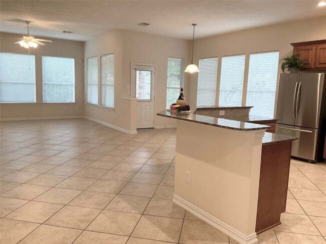 Building Photo - 6 Dragon Hill Pl