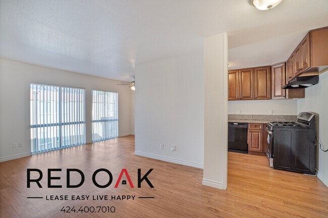 Primary Photo - 17830 1/3 Sherman Way-379