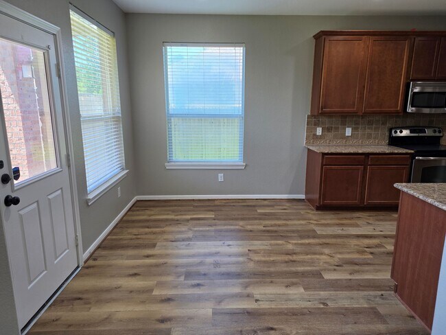 Building Photo - 20676 Oakhurst Meadows Dr