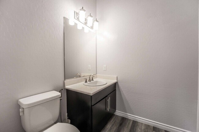 Building Photo - A stunning 4 Bedroom home nestled in the prestigious community in Henderson!