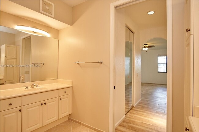 Building Photo - 2707 Center Ct Dr