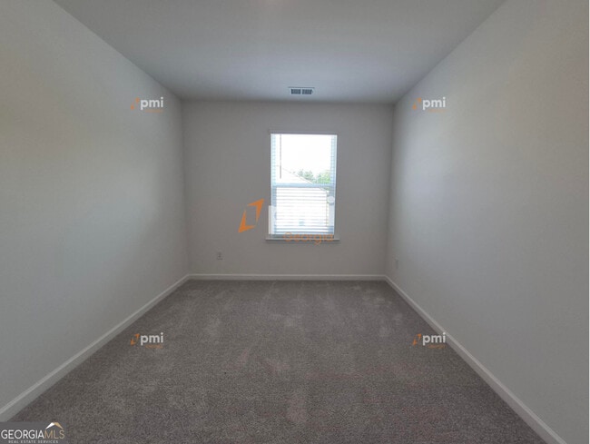 Building Photo - 140 Hazel Dr