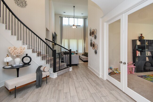 Building Photo - 823 Sarasota Shore Dr