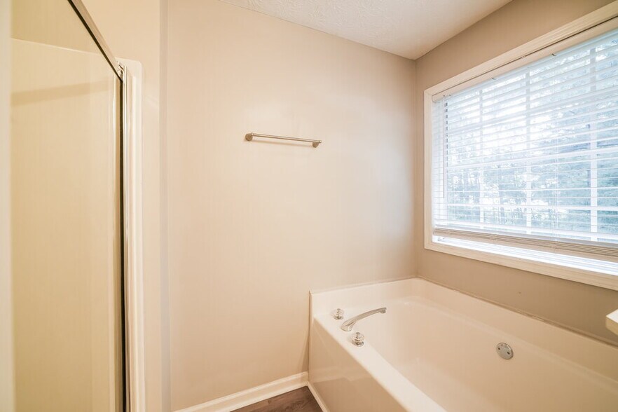 Building Photo - 124 S Winds Dr