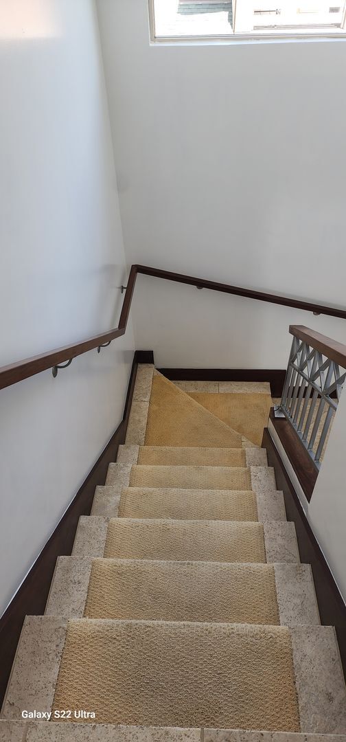 Building Photo - Spacious and freshly updated 2 bedroom, 2 ...