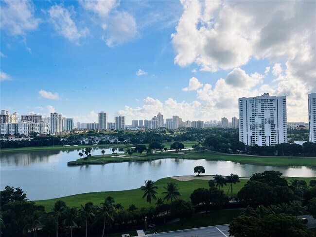 Building Photo - 3625 N Country Club Dr
