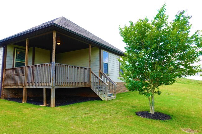 Building Photo - 153 Bur Oak Dr