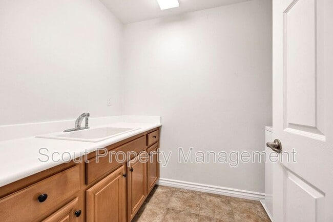 Building Photo - 27411 Lock Haven Ct