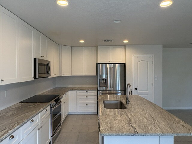 Building Photo - Move In Ready 3 Bedroom Near UTSA, La Cantera and The Rim