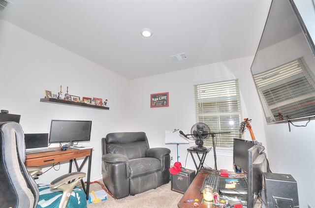 Building Photo - 5103 Knob Hl Dr