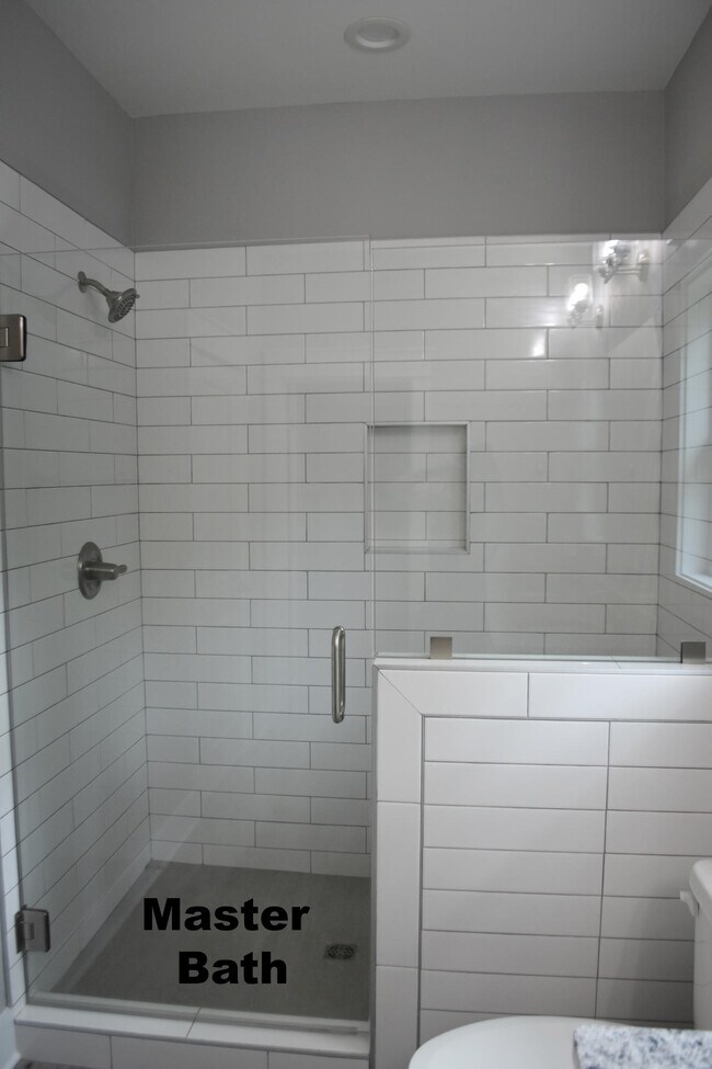 Building Photo - 15 Oakfield Dr