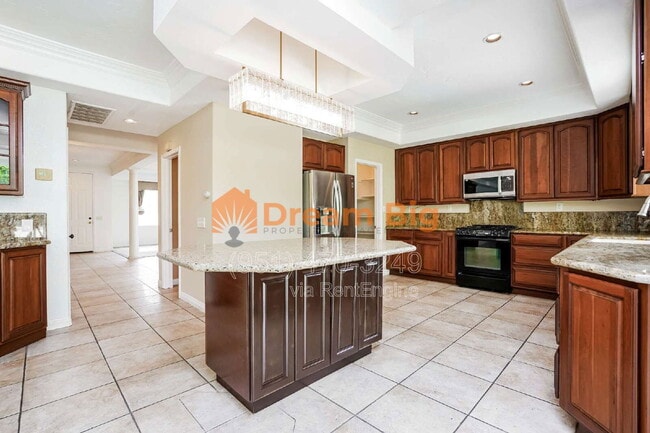 Building Photo - 30 Amberhill