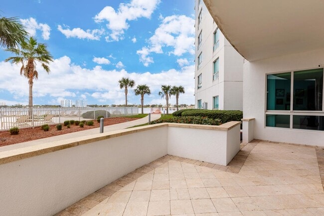 Building Photo - 2/2 in Marina Grande