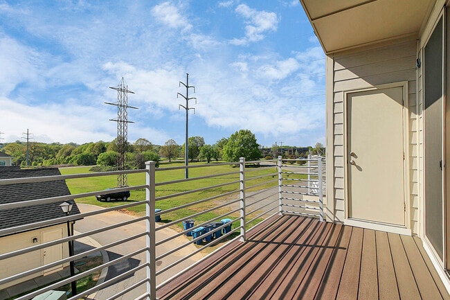 Building Photo - 2633 Statesville Ave