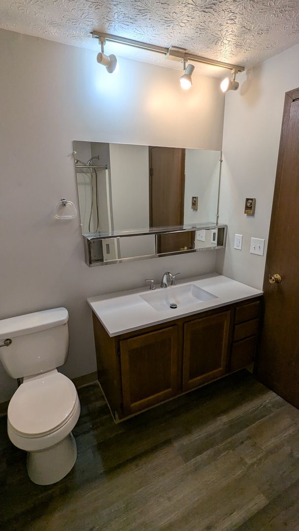 Building Photo - MN Cedar Village (851)