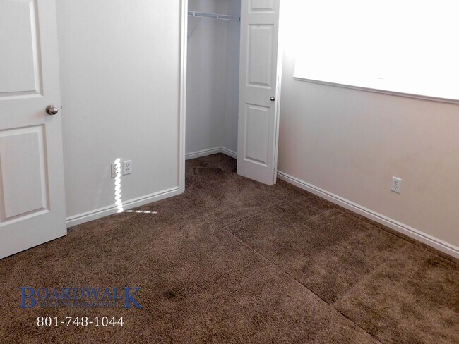 Building Photo - 1529 Westbury Way