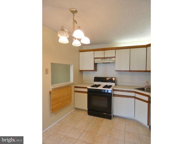 Building Photo - 12 Holly Ct