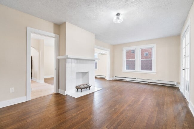 Building Photo - Newly Renovated 3 Bedroom home in East Pittsburgh available now!