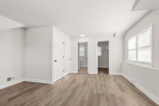 Building Photo - 141 N Peck Ave