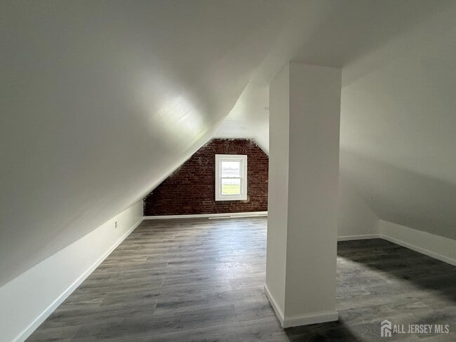 Building Photo - 46 Hayward Ave