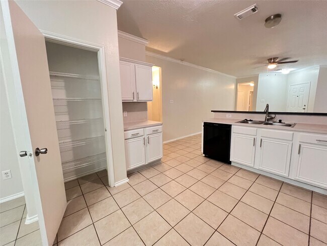 Building Photo - 4714 Garden Meadow Dr