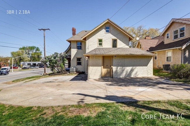 Building Photo - 401 E Gregory Blvd
