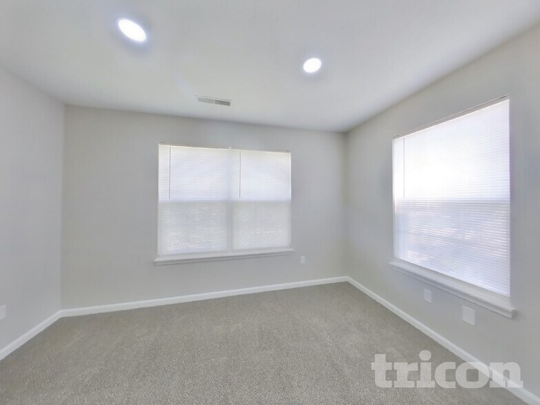 Building Photo - 176 Heartwood Hill