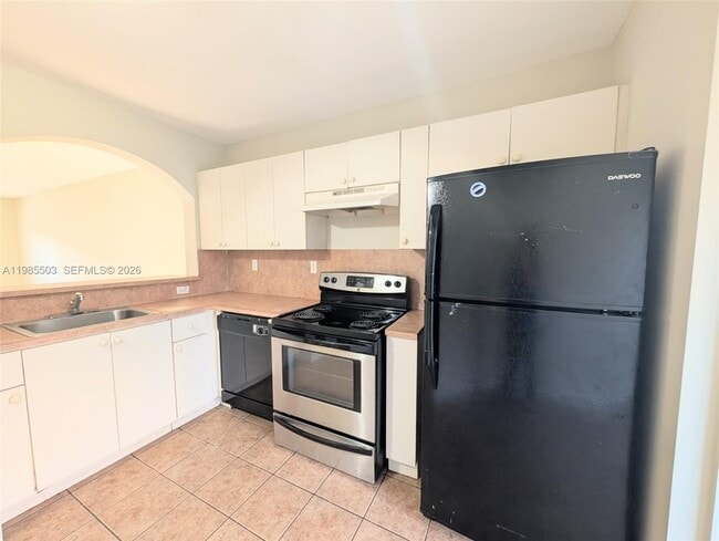 Building Photo - 945 NE 33rd Terrace