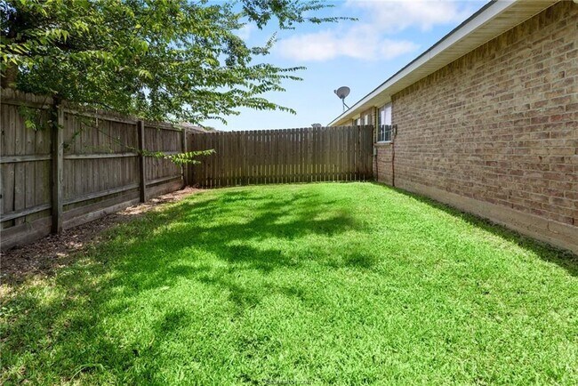 Building Photo - 3609 Oldenburg Ct
