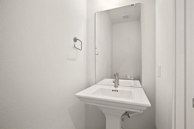 Building Photo - 8904 Parker Ranch Cir