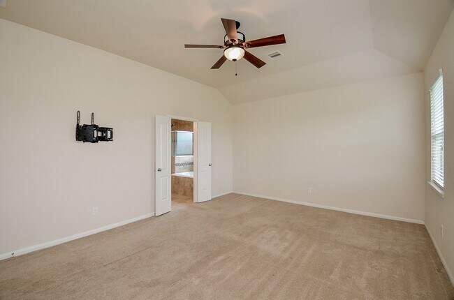 Building Photo - 2227 Leonetti Ln