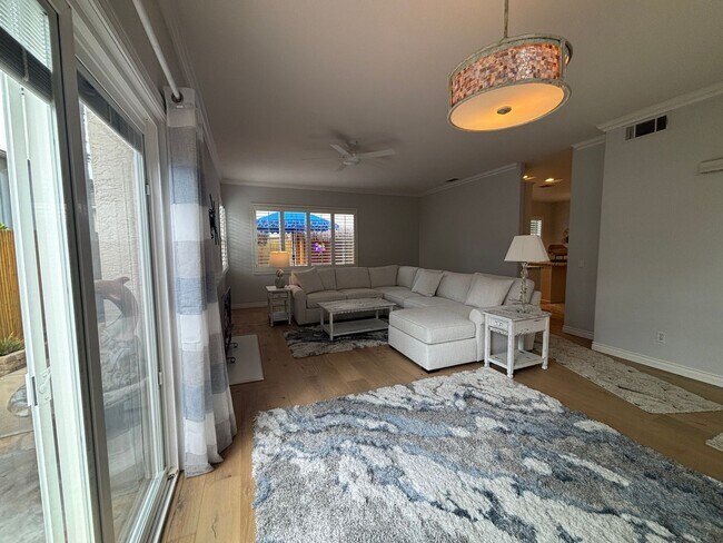 Building Photo - Beautiful 2 Story home in Carlsbad!