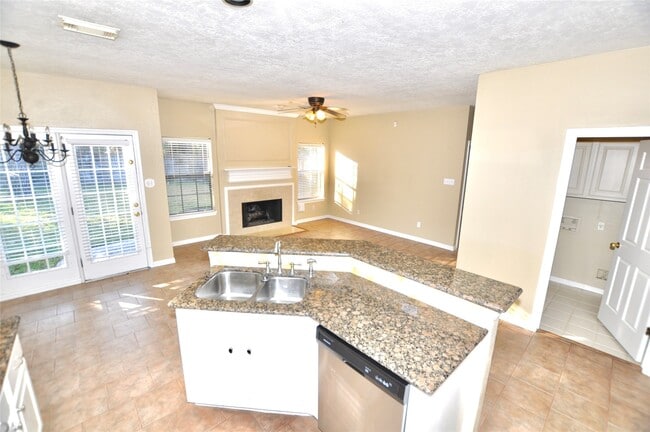 Building Photo - 3614 Scenic Valley Dr