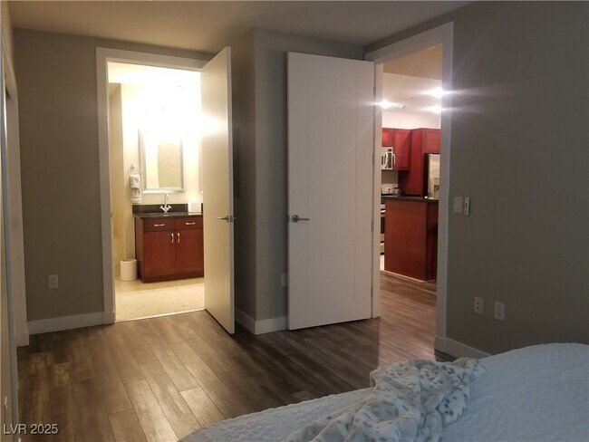 Building Photo - 4575 Dean Martin Dr
