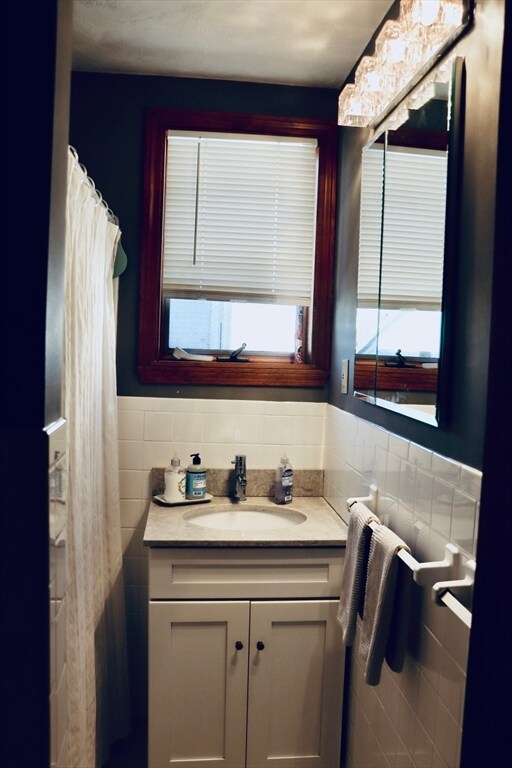 Building Photo - 10 Cushing St