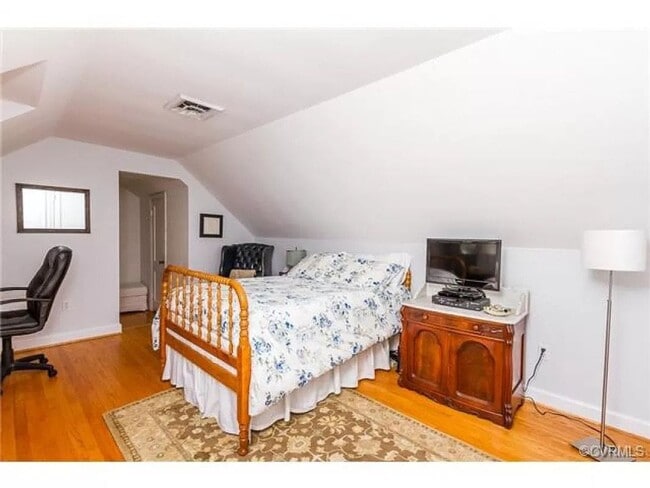 Building Photo - 3 BR / 2 BA Sunny renovated Cape Cod within walking distance to Bryan Park