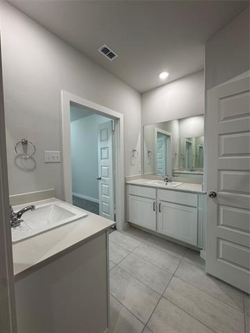 Building Photo - 421 Bertney Dr